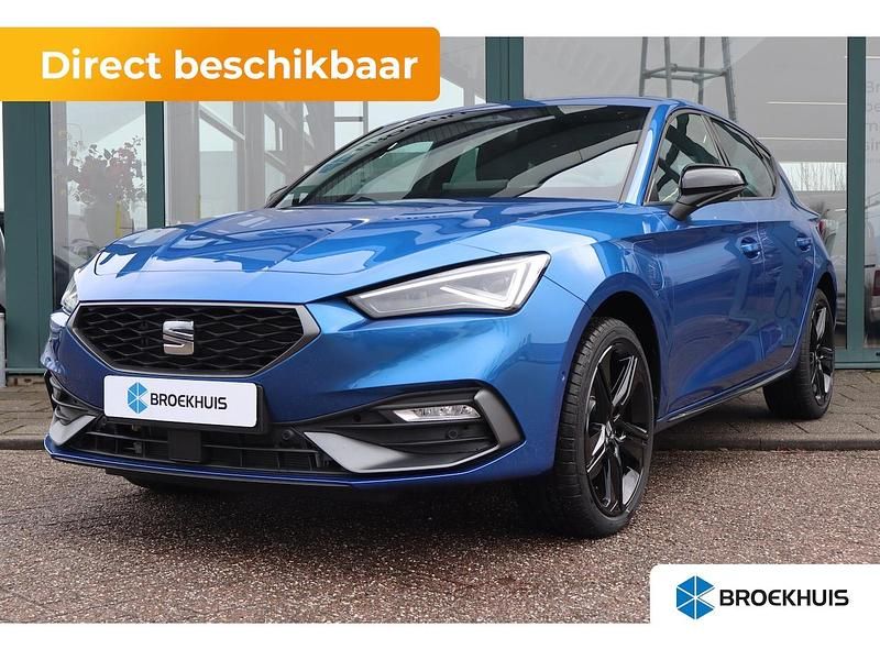 Nieuw Seat Leon Business 2025 Blauw (metallic) Hatchback