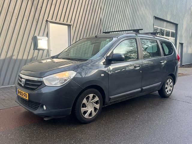 Grijs Occasion 2012 Dacia Lodgy MPV | € 3.490 (Eerlijke prijs) - Afbeelding 1/4