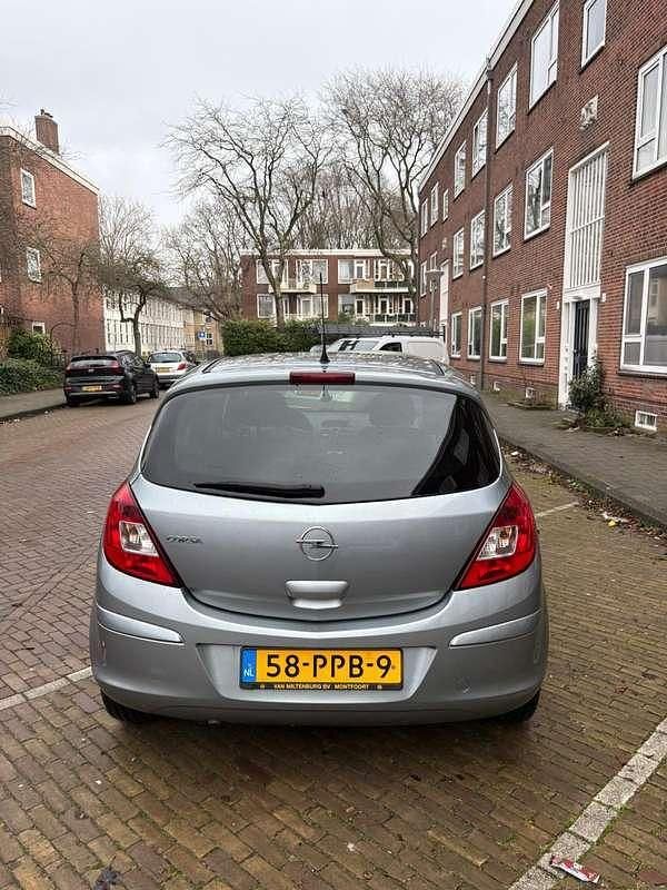 Occasion Opel Corsa Edition 86 PK (63 kW) 2011 Zilver MPV