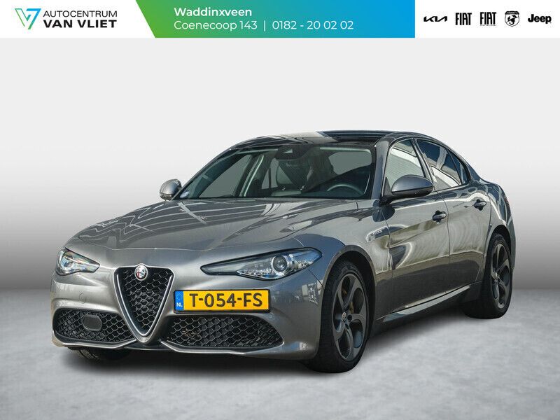 Grijs Gebruikt 2018 Alfa Romeo Giulia Veloce Sedan | € 36.189 (Eerlijke prijs) - Afbeelding 1/4