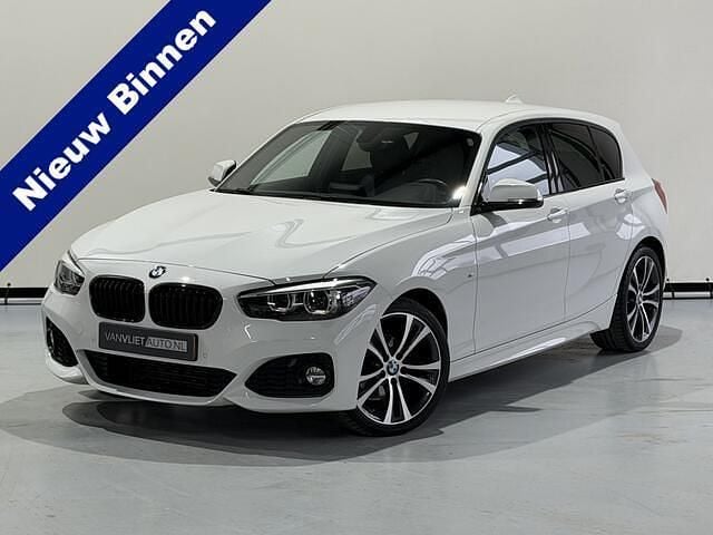 Wit Occasion 2018 BMW 118 M Sport Hatchback | € 17.950 (Goede deal) - Afbeelding 1/4