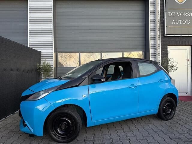 Blauw Occasion 2015 Toyota Aygo Hatchback | € 6.450 (Super prijs) - Afbeelding 1/4