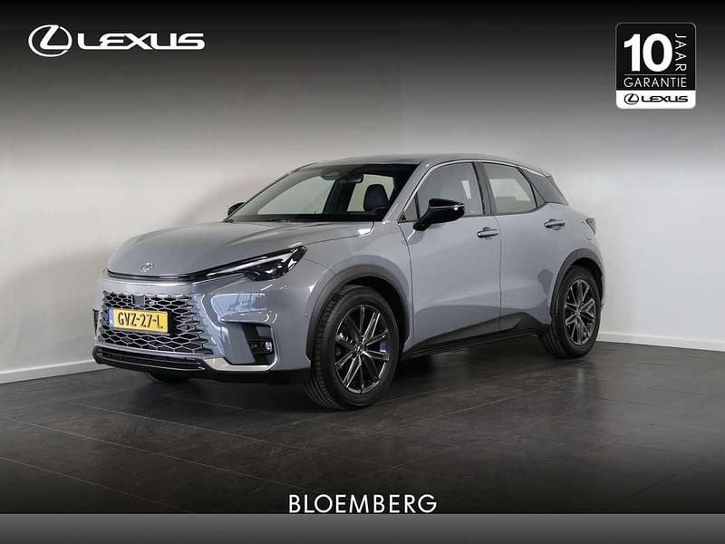 Grijs Occasion 2024 Lexus LBX SUV | € 41.950 (Eerlijke prijs) - Afbeelding 1/4