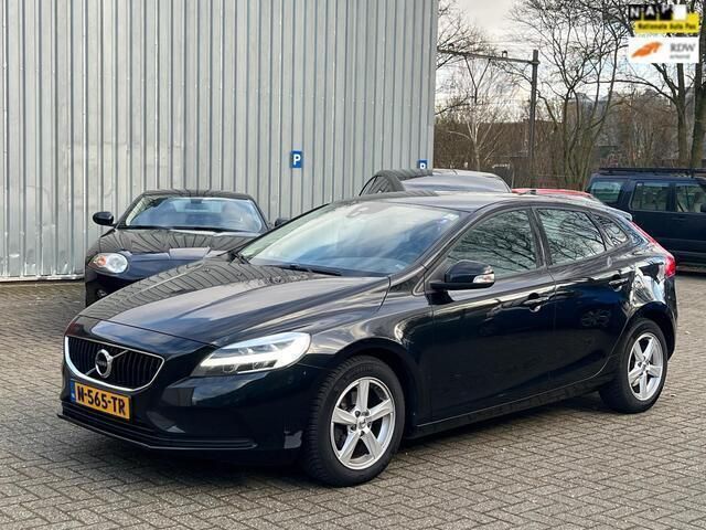 Zwart Gebruikt 2018 Volvo V40 Stationwagen | € 8.750 (Iets duurder) - Afbeelding 1/4