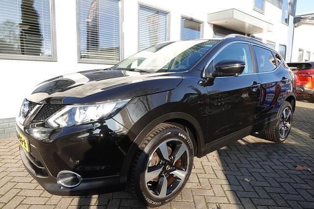 Zwart (metallic) Gebruikt 2016 Nissan Qashqai N-Connecta SUV | € 10.950 (Super prijs) - Afbeelding 1/4