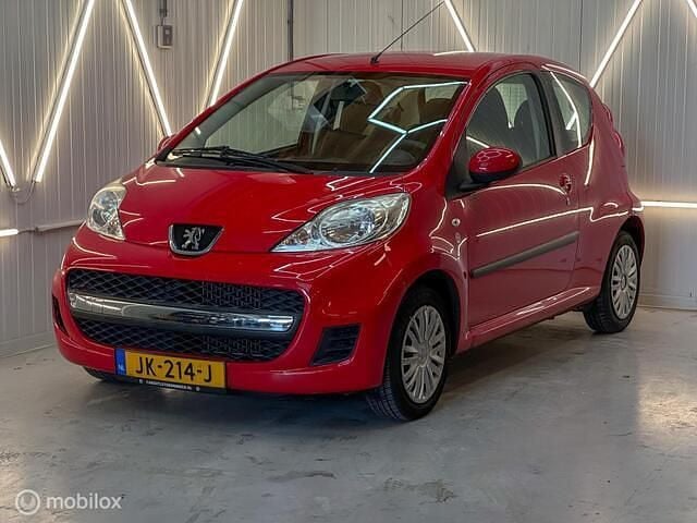Rood Gebruikt 2009 Peugeot 107 Hatchback | € 500 (Super prijs) - Afbeelding 1/4