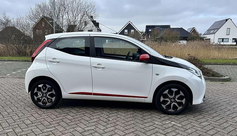 Occasion Toyota Aygo 72 PK (52 kW) 2019 Wit Hatchback