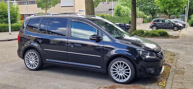 Occasion 2010 VW Touran Freestyle MPV | € 10.300 (Eerlijke prijs) - Afbeelding 1/4