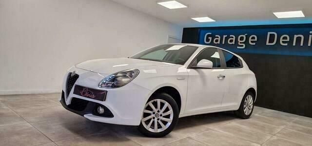 Wit Gebruikt 2017 Alfa Romeo Giulietta Hatchback | € 13.990 (Eerlijke prijs) - Afbeelding 1/4