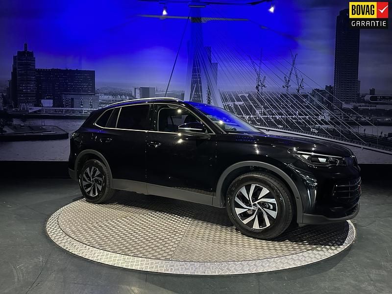Suv Gebruikt 2024 VW Tiguan Edition SUV | € 42.895 (Super prijs) - Afbeelding 1/4