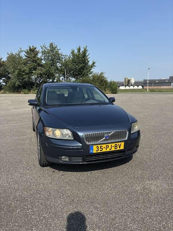 Blauw Gebruikt 2004 Volvo V50 Momentum Stationwagen | € 2.495 (Iets duurder) - Afbeelding 1/4