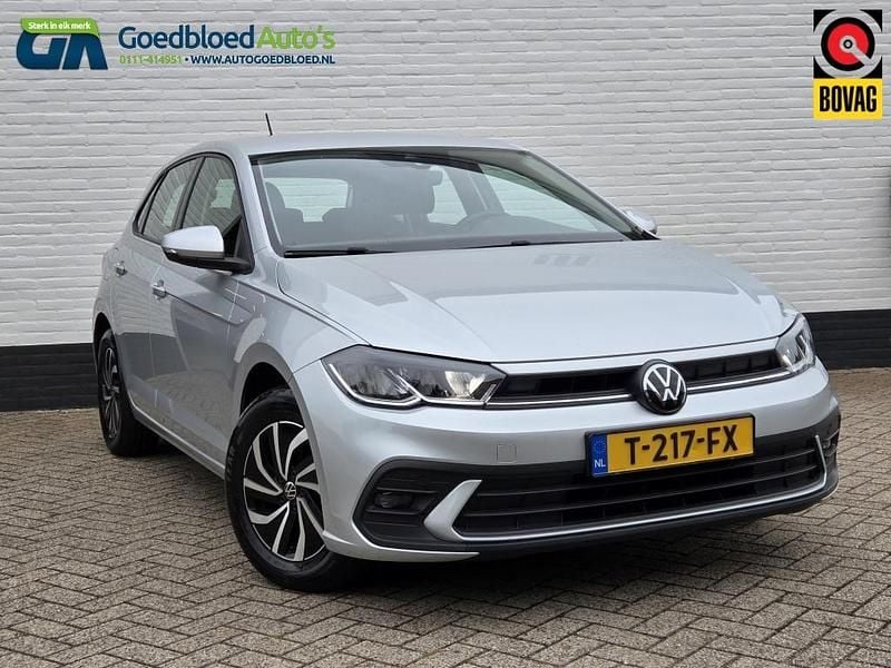 Grijs Gebruikt 2023 VW Polo Life Hatchback | € 17.999 (Goede deal) - Afbeelding 1/3