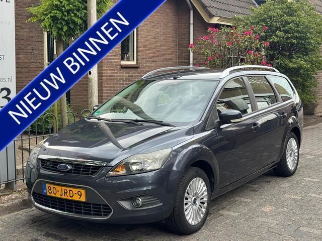 Grijs Gebruikt 2009 Ford Focus Titanium Stationwagen | € 2.950 (Eerlijke prijs) - Afbeelding 1/4