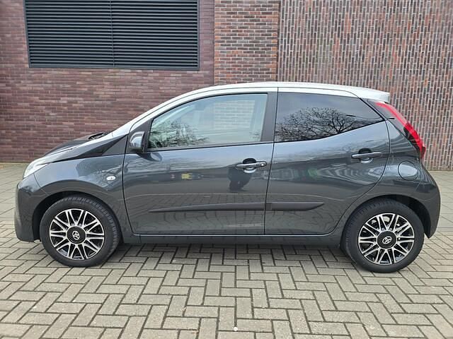 Occasion Toyota Aygo X-clusiv 72 PK (52 kW) 2020 Grijs (metallic) Hatchback