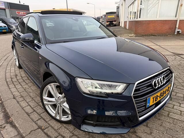 Occasion Audi A3 Sportback S-Line 190 PK (139 kW) 2018 Blauw Hatchback