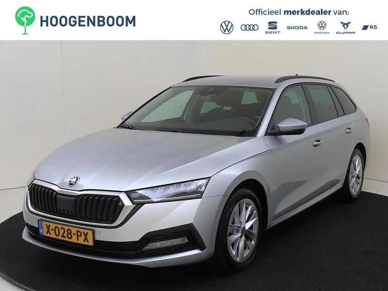 Grijs Gebruikt 2024 Skoda Octavia Business Line Stationwagen | € 24.750 (Goede deal) - Afbeelding 1/4
