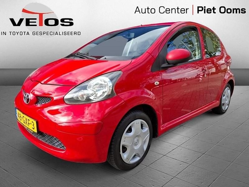 Rood Gebruikt 2008 Toyota Aygo Hatchback | € 3.450 (Iets duurder) - Afbeelding 1/4