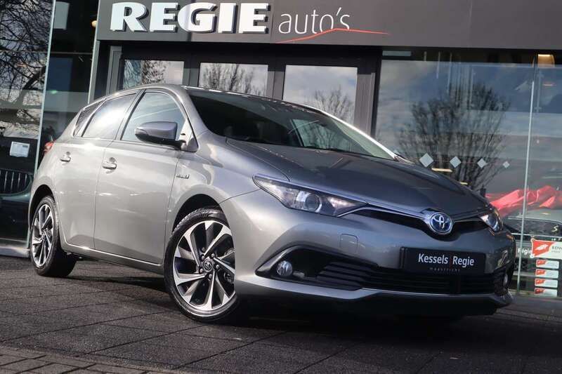 Grijs Gebruikt 2018 Toyota Auris Hybrid Hatchback | € 17.950 (Eerlijke prijs) - Afbeelding 1/4