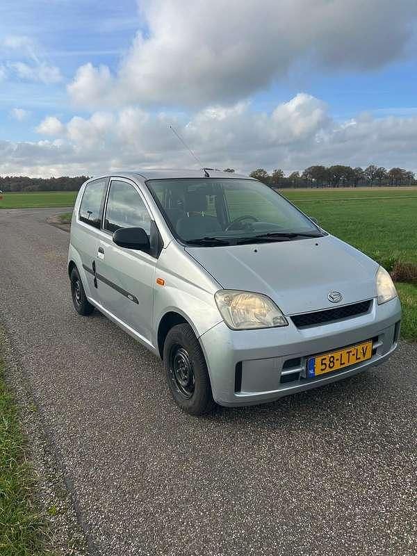 Grijs Gebruikt 2003 Daihatsu Cuore Hatchback | € 575 (Goede deal) - Afbeelding 1/4