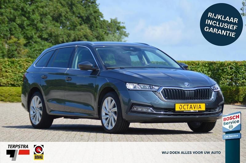 Grijs Gebruikt 2021 Skoda Octavia Business Line Stationwagen | € 24.950 (Eerlijke prijs) - Afbeelding 1/4