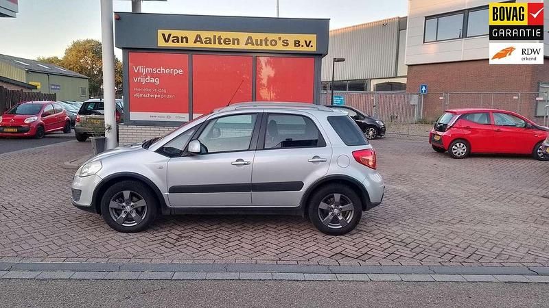 Grijs Gebruikt 2011 Suzuki SX4 Limited MPV | € 3.990 (Eerlijke prijs) - Afbeelding 1/4
