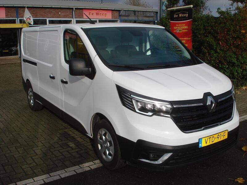 Wit Gebruikt 2023 Renault Trafic Van | € 21.900 (Super prijs) - Afbeelding 1/4