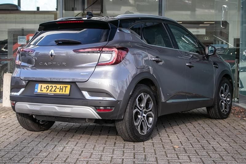 Occasion Renault Captur Intens 159 PK (116 kW) 2021 Grijs SUV