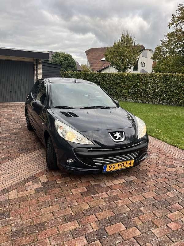 Grijs Gebruikt 2011 Peugeot 206 Hatchback | € 3.000 (Eerlijke prijs) - Afbeelding 1/4