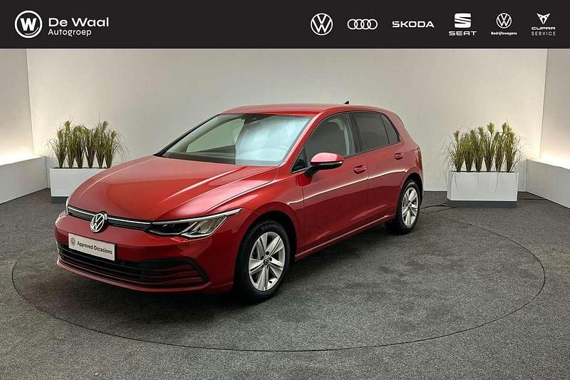 Rood Occasion 2023 VW Golf VIII Business Hatchback | € 22.395 (Goede deal) - Afbeelding 1/3