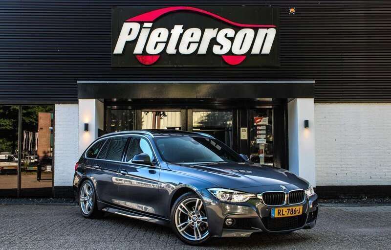 Grijs Gebruikt 2018 BMW 318 M Sport Stationwagen | € 15.950 (Iets duurder) - Afbeelding 1/4