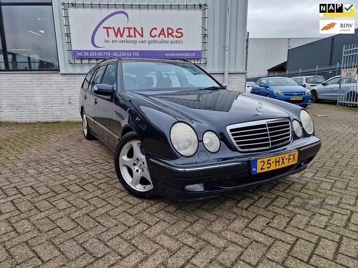 Zwart Gebruikt 2002 Mercedes E240 Avantgarde Stationwagen | € 3.750 (Eerlijke prijs) - Afbeelding 1/4