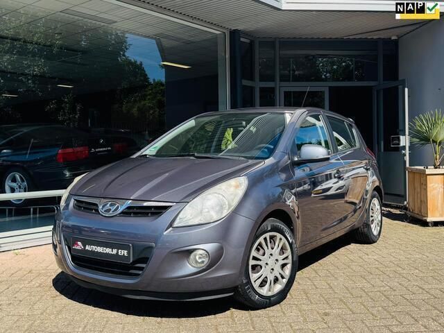 Grijs Gebruikt 2010 Hyundai i20 Hatchback | € 2.899 (Eerlijke prijs) - Afbeelding 1/4