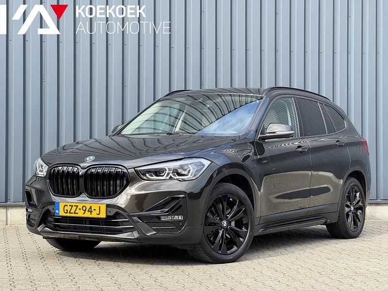 Bruin Gebruikt 2020 BMW X1 Executive SUV | € 27.190 (Eerlijke prijs) - Afbeelding 1/4