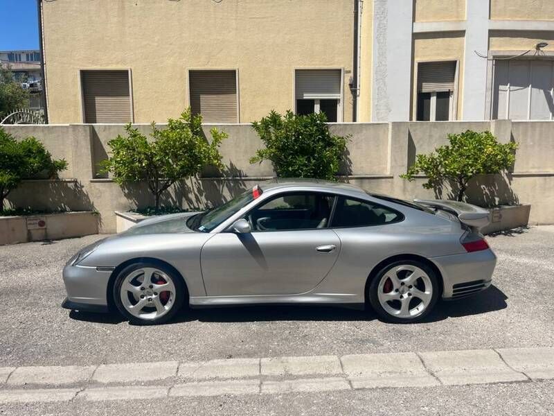 Zilver Gebruikt 2002 Porsche 911 Carrera 4S Coupé | € 70.000 - Afbeelding 1/4