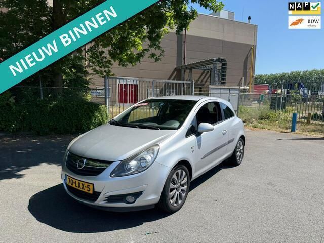 Grijs Gebruikt 2010 Opel Corsa Edition Hatchback | € 2.499 (Goede deal) - Afbeelding 1/3