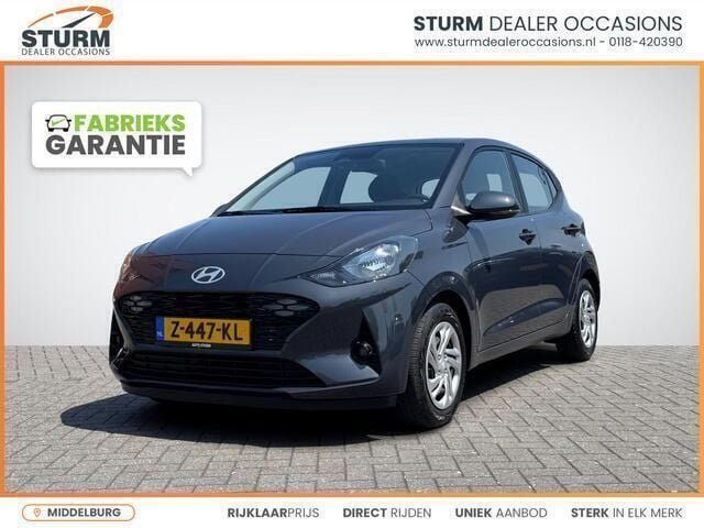 Hatchback Gebruikt 2024 Hyundai i10 Comfort Hatchback | € 17.390 (Eerlijke prijs) - Afbeelding 1/4