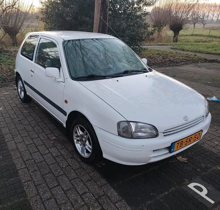 Gebruikt 1998 Toyota Starlet Hatchback | € 1.500 (Eerlijke prijs) - Afbeelding 1/4