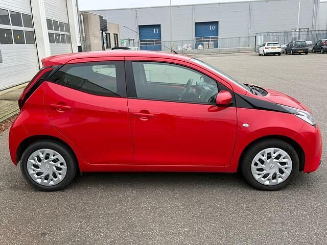 Occasion Toyota Aygo X-play 72 PK (52 kW) 2018 Rood Hatchback