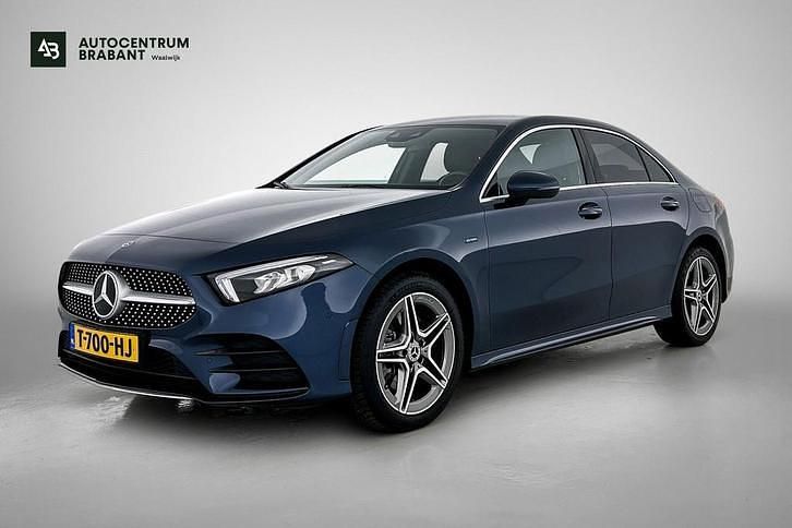 Occasion 2020 Mercedes 250 AMG Line Premium Plus | € 25.995 (Goede deal) - Afbeelding 1/3