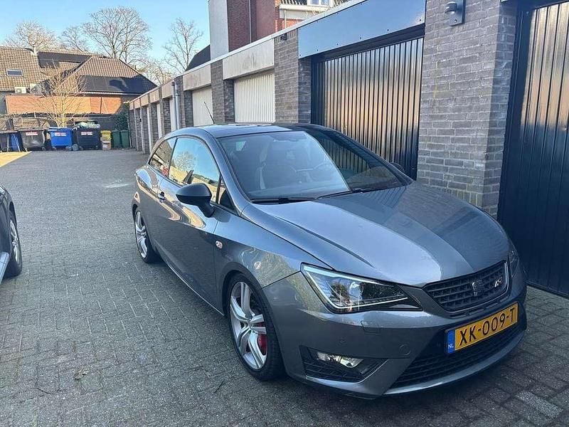 Grijs Occasion 2013 Seat Ibiza CUPRA MPV | € 9.000 (Iets duurder) - Afbeelding 1/4