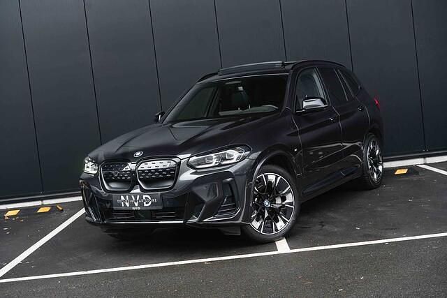 Grijs Occasion 2023 BMW iX M Sport SUV | € 47.890 (Eerlijke prijs) - Afbeelding 1/4