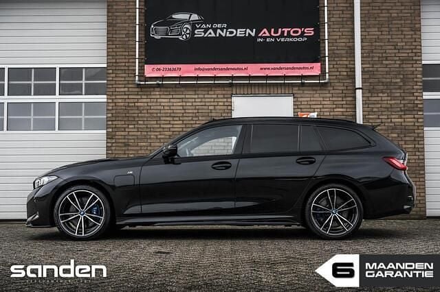 Occasion BMW 330 Basis 291 PK (214 kW) 2023 Zwart Stationwagen