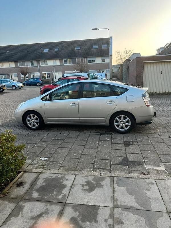 Occasion 2004 Toyota Prius | € 2.799 (Eerlijke prijs) - Afbeelding 1/4