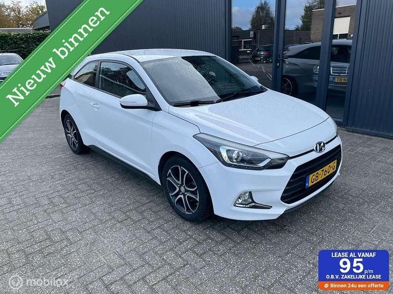 Wit Gebruikt 2015 Hyundai i20 Comfort Coupé | € 5.750 (Super prijs) - Afbeelding 1/4