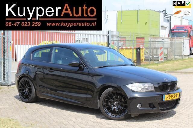Zwart Gebruikt 2008 BMW 118 Comfort Edition Hatchback | € 4.750 (Eerlijke prijs) - Afbeelding 1/4