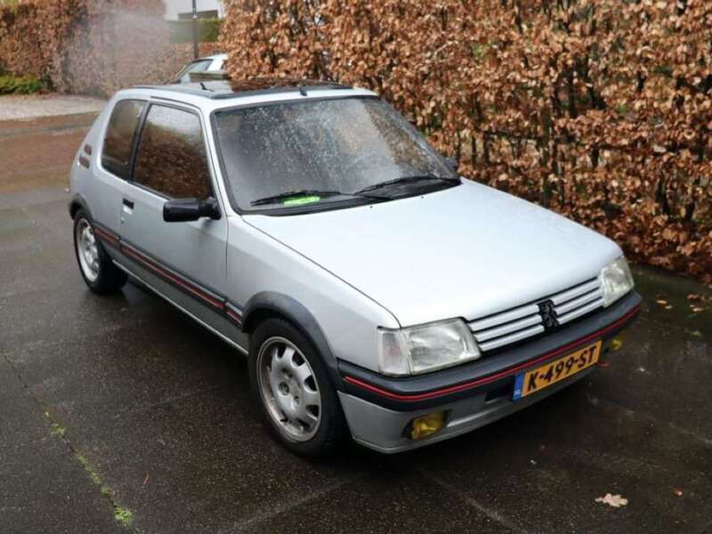Grijs Gebruikt 1990 Peugeot 205 GTi Hatchback | € 16.000 - Afbeelding 1/4