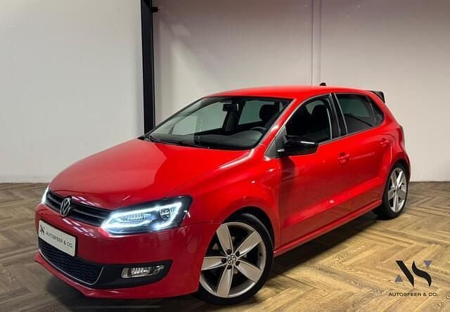 Rood Gebruikt 2009 VW Polo Comfortline Hatchback | € 3.940 (Eerlijke prijs) - Afbeelding 1/4