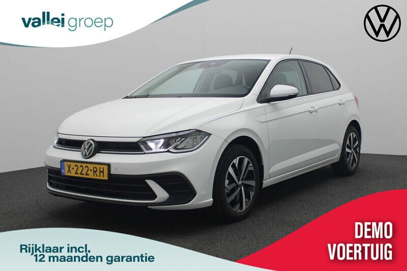 Wit Gebruikt 2024 VW Polo Life Hatchback | € 22.950 (Eerlijke prijs) - Afbeelding 1/4