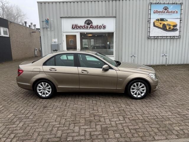 Beige Gebruikt 2010 Mercedes C180 Avantgarde Sedan | € 8.750 (Eerlijke prijs) - Afbeelding 1/4