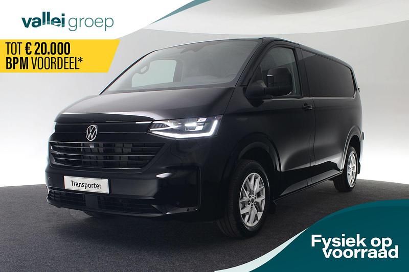 Zwart (metallic) Occasion 2024 VW Transporter Van | € 43.997 (Super prijs) - Afbeelding 1/4